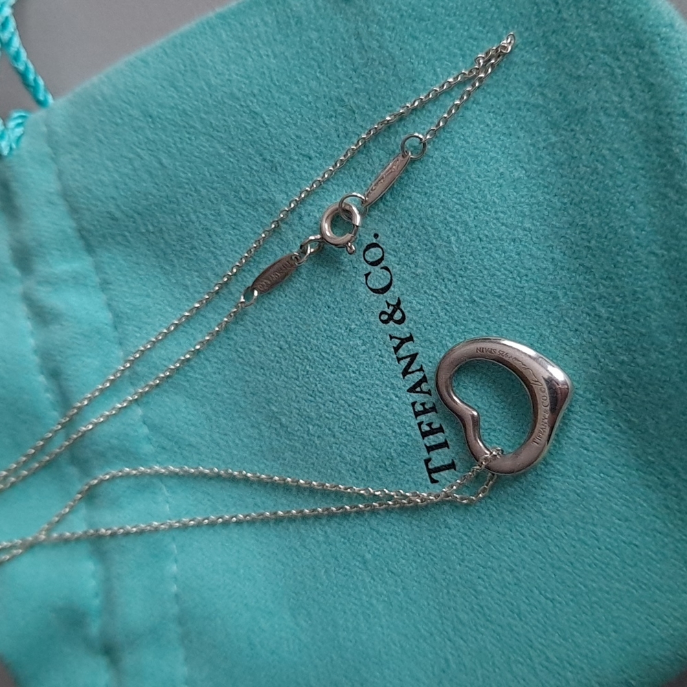 Authentic Tiffany & Co. Elsa Peretti heart necklace - Picture 1 of 13